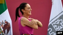 În timpul mandatului său la primăria capitalei Ciudad de Mexico, Sheinbaum a redus rata criminalității și a introdus măsuri de protecție a populației împotriva pandemiei care s-au dovedit a fi eficiente.