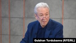 Адахан Мадумаров "Азаттыктын" студиясында. 30-апрель, 2024-жыл.