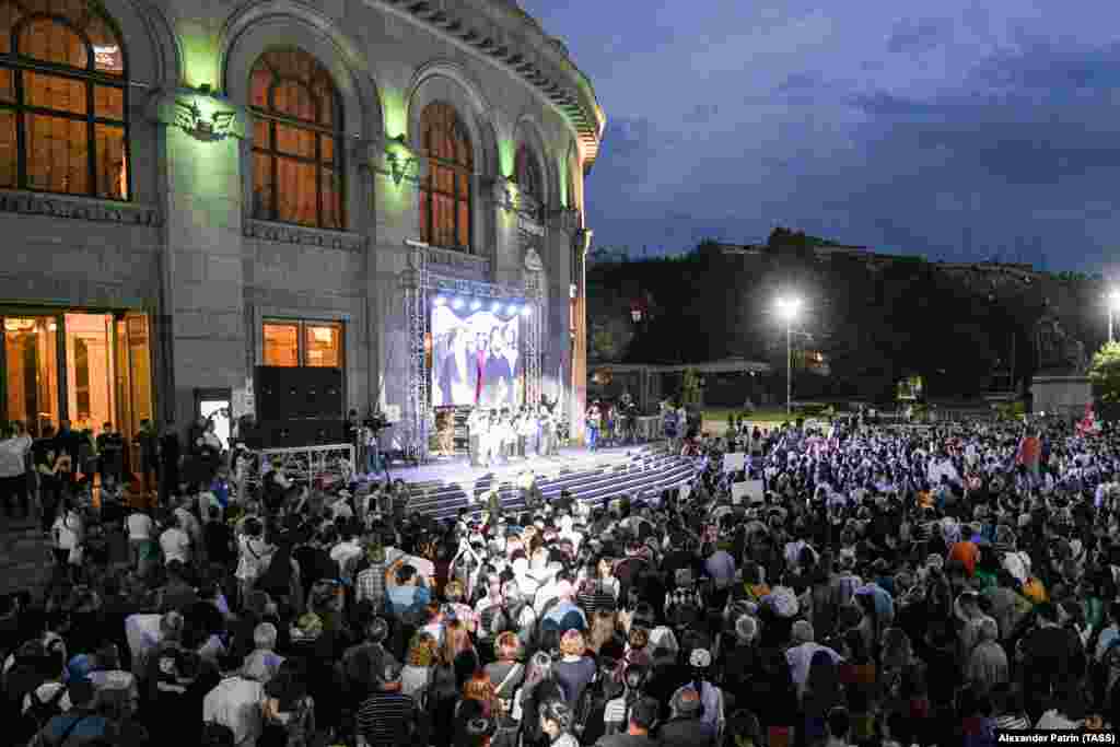 A rally in Yerevan held on July 25 calling for the Lachin Corridor to be opened.&nbsp; The International Committee of the Red Cross (ICRC) on July 25 released a statement saying &quot;despite persistent efforts, the ICRC is not currently able to bring humanitarian assistance to the civilian population through the Lachin corridor or through any other routes...&quot; &nbsp;