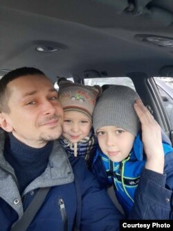 Григорій з двома старшими синами