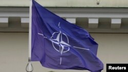 «Сили хуситів підтримуються, постачаються і оснащуються Іраном. Тому Тегеран несе особливу відповідальність за стримування своїх маріонеток», – речник НАТО.