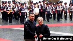 Zelenszkij Georgia Meloni olasz kormányfővel Rómában. 2023. május 13. 