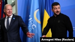 Шольц та Зеленський на конференції з відновлення України