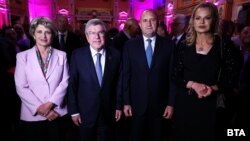 Служебната министърка на спорта Весела Лечева, президентът на МОК Томас Бах, президентът Румен Радев и председателката на БОК Стефка Костадинова по време на церемония по случай случай 100-годишнината на БОК.