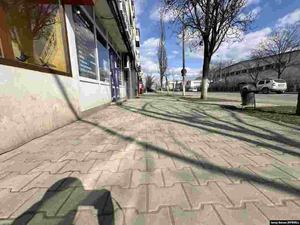 Trotuar din zona Bularga din Iași.&nbsp;