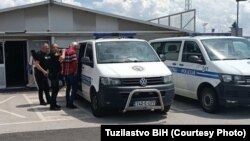 Ekstradicija osumničenog Milivoja Todorovića na aerodromu u Sarajevu, 9.jun 2023. Foto: Tužilaštvo BiH