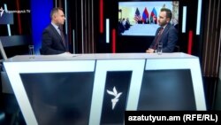 Руководитель правящей фракции «Гражданский договор» Айк Конджорян (справа) в студии «Азатутюн ТВ»