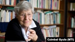 Ferge Zsuzsa szociológus, közgazdász otthonában 2010. október 4-én