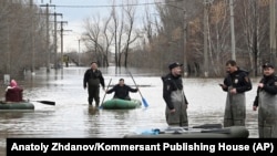 Орськ продовжує затоплювати річка Урал