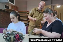 Майстер-клас з виготовлення "браслетів виживання"