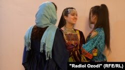 Паноҳҷӯёни афғон ҳангоми таҷлили Наврӯз дар Душанбе