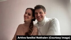 Igor și Diana Nekhaiev au fugit din Irpin în 8 martie 2022. Sunt refugiați în Timișoara.