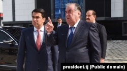  Рустами Эмомалӣ, раиси Маҷлиси миллӣ ва президенти Тоҷикистон Эмомалӣ Раҳмон