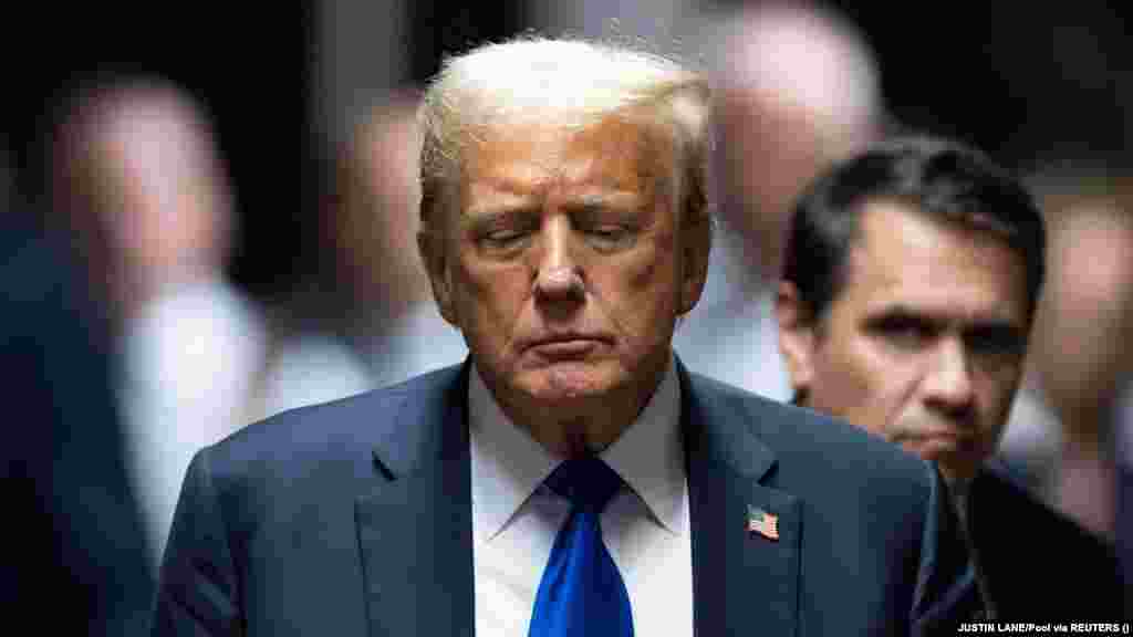 Miután a tizenkét tagú esküdtszék csütörtökön meghozta ítéletét,&nbsp;július 11-re tűzték ki a volt amerikai elnök ítélethirdetését. Ekkor derül ki, milyen büntetés vár Trumpra, például börtönbe kell-e vonulnia, bár erre kevés esély van, mivel New York államban az üzleti nyilvántartás meghamisítása&nbsp;ritkán von szabadságvesztést maga után