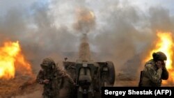 В епіцентрі бойових дій залишаються Бахмут та Мар’їнка.