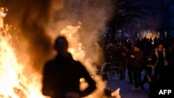 Neredi u Parizu zbog Macronove mirovinske reforme