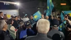 Сорвавший советский флаг и арестованный за это алматинец вышел на свободу