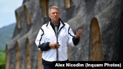 Președintele României, Klaus Iohannis, spune că România nu va trimite militari combatanți în Ucraina.