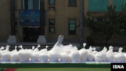 Метамфетамини мусодирашуда дар Эрон, ки қаблан роҳи асосии ин навъи маводи мухаддир будааст. 