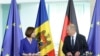 Cancelarul german, Olaf Scholz, și președinta moldoveană, Maia Sandu, susțin o conferință de presă comună la Cancelaria din Berlin, la 17 mai 2024. 