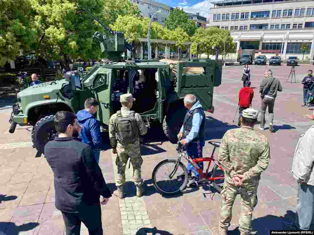 Građani su imali prilike da vide, između ostalog, oklopna vozila američkog prozvođača &quot;Oshkosh&quot;.