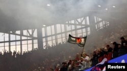 Navijači Albanije na utakmici Grupe B, Italija-Albanija, Dortmund, 15. juni 2024 .