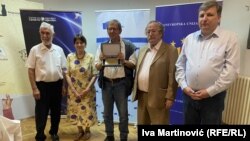 Dobitnik priznanja Omer Karabeg sa predstavnicima Centra za regionalizam, Evropskog pokreta u Srbiji i Panevropske unije Srbije, Beograd, 26. jun 2024.