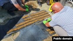 Policija Kosova sa oduzetom municijom u opštini Zvečan, 14. avgust