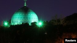 Ирандагы мечиттердин бири. Иллюстрация. 