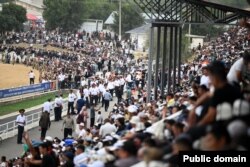 Оштогу “Төлөйкөн” ат майданына улуттук оюндарды көрүү үчүн 40 миңден ашык киши келген. 31-август, 2023-жыл.