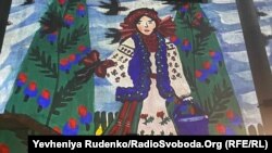 Виставка проходить у Гранд Палє. Посол України у Франції Вадим Омельченко каже, що це особливе місце