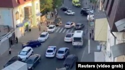 Imagini surprinse de martorii oculari în timpul atacului din Daghestan.
