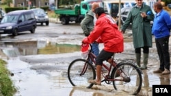 В населените места в община Царево хората вече са в безопасност, но има щети.