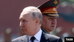 У липні президент Росії Володимир Путін заявив, що російський флот отримає 30 нових кораблів у 2023 році. У своєму коментарі Шойгу не назвав причину різкого скорочення очікуваних поставок