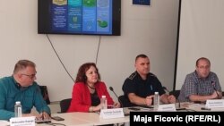(Sleva na desno): Aleksandar Rapajić, programski direktor ACDC, Lumnije Surdulli, sudska administratorka, Veton Elšani, zamenik direktora policije Kosova za region sever i Dušan Radaković, izvršni direktor ACDC, Severna Mitrovica, 19. septembra 2023.