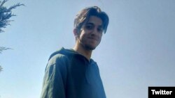 ارژنگ مرتضوی، دانشجوی بازداشت‌شده دانشگاه خوارزمی