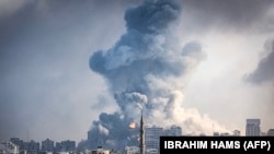 Izraeli i nisi bombardimet në Gazë më 7 tetor, pasi militantët e Hamasit i sulmuan qytetet e Izraelit jugor duke i vrarë 1.400 njerëz, kryesisht civilë.