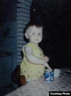 Настя Порохня у дитинстві. Фото з особистого архіву родини