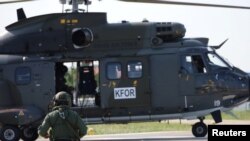 Helikopter KFOR-a. Priština 20. jun 2023.
