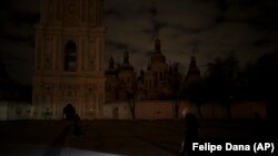 Раніше «Укренерго» повідомляло про запровадження трьох черг відключення світла для побутових споживачів до кінця доби 28 листопада