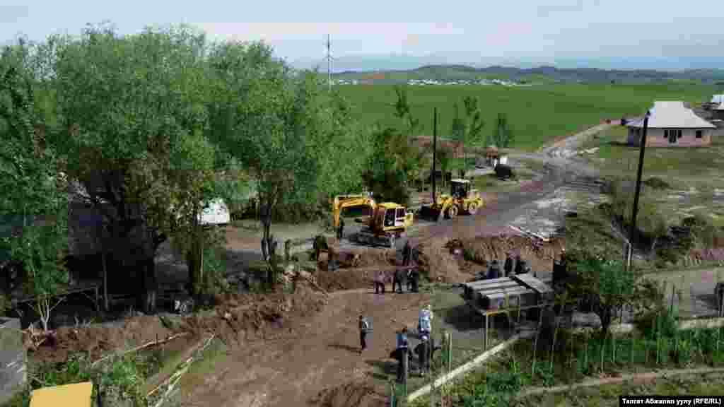 20-апрелден 24-апрелге чейин нөшөрдөн улам Жалал-Абад облусунун ондой аймагында: Сузак, Базар-Коргон, Ноокен, Аксы, Ала-Бука, Токтогул райондорунда, Таш-Көмүр, Майлуу-Суу жана Жалал-Абад шаарларында жалпы 22 сел кырсыгы катталды.