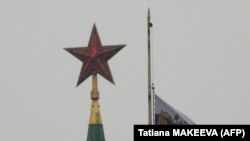 МЗС Киргизстану рекомендувало своїм громадянам, які «не мають вагомих підстав для виїзду до РФ», тимчасово утриматися від поїздки – до скасування додаткових заходів безпеки.
