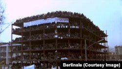 Scenă din Între revoluții de Vlad Petri