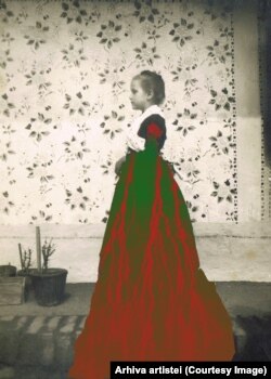 Fotografia mătușii, Ana, sora bunicului Prinz Peter, spune altă poveste dramatică: la 18 ani a fost deportată în URSS unde a lucrat 5 ani într-o mină împingând cărucioare cu cărbune grele de o tonă.