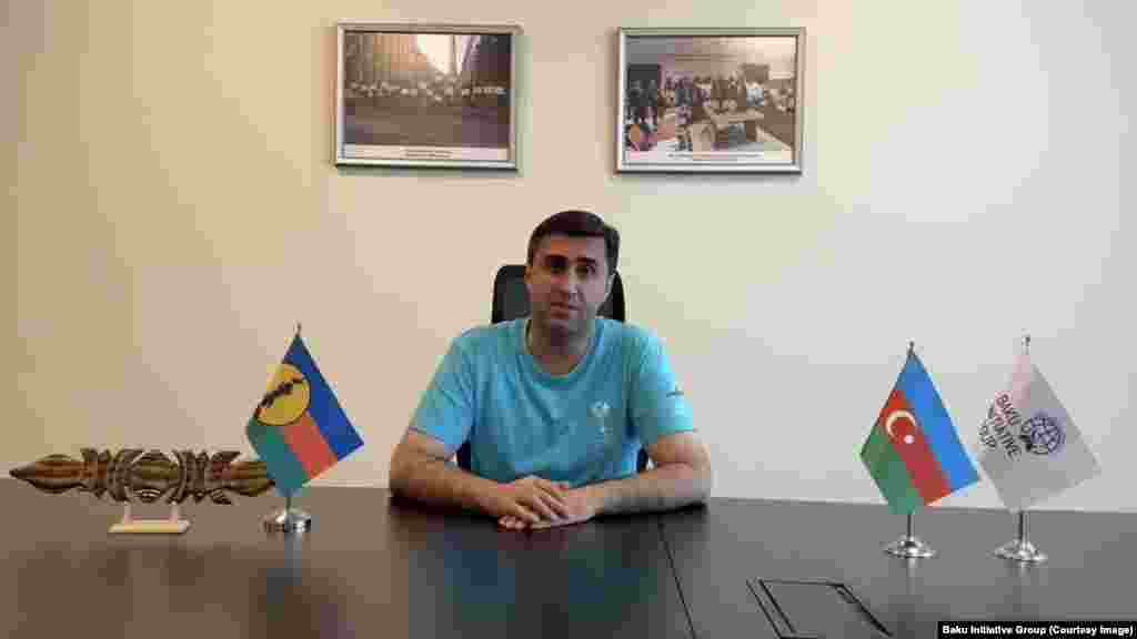 Na konferenciji u Azerbajdžanu u julu 2023. najavljeno je stvaranje Baku inicijativne skupine, s navedenim ciljem &quot;podupiranja borbe protiv neokolonijalizma i kolonijalizma&quot;. &nbsp; Direktor Baku inicijatvine skupine Abbas Abbasov sa zastavama Azerbejdžana i Kanaka tokom video obraćanja u kojem je hvalio demonstrante 26. aprila. &nbsp;