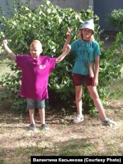 Діти Валентини Касьянової Ярослав і Тетяна