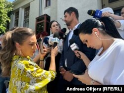 George Tuță, candidatul la funcția de primar al Sectorului 1 din partea PNL-PSD, a stat luni la Biroul Electoral Sector 1 pentru a supraveghea cum se desfîșoară lucrurile.