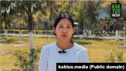 Бишкекте сабалган жети жашар баланын апасы бийликке кайрылуу жасады. Видеодон алынган скриншот.