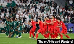 Түштүк Корея пенальти тебүүдө 4:2 менен Сауд Арабиясын жеңип, чейрек финалга чыкты.