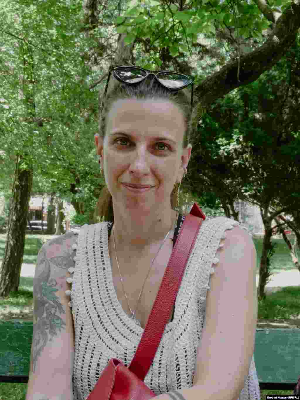 Maria locuiește de 18 ani în București și a observat schimbări majore de-a lungul perioadei de când s-a stabilit în Capitală. &bdquo;E superb. Sunt foarte multe îmbunătățiri, în materie de renovări, clădiri, restaurante noi, sunt baruri și restaurante peste tot, avem mulți străini în vizită, deci cred că lucrurile au început să funcționeze&rdquo;.&nbsp;